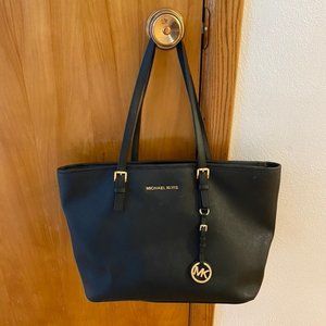 Michael Kors Jet Set Tote